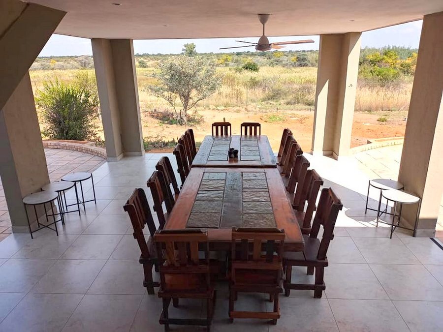 Win a Luxury Safari Getaway for 6 People at Katekile Escapes! 1 Katekile Escapes